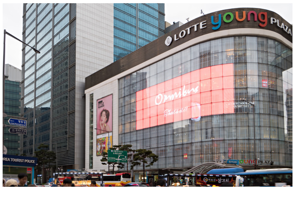 명동 롯데백화점 영플라자 LED 전광판